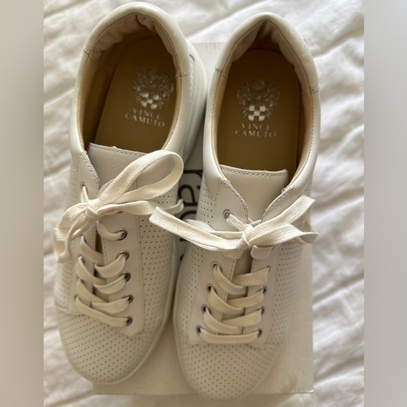 Vince Camuto white sneakers - Picture 2 of 5
